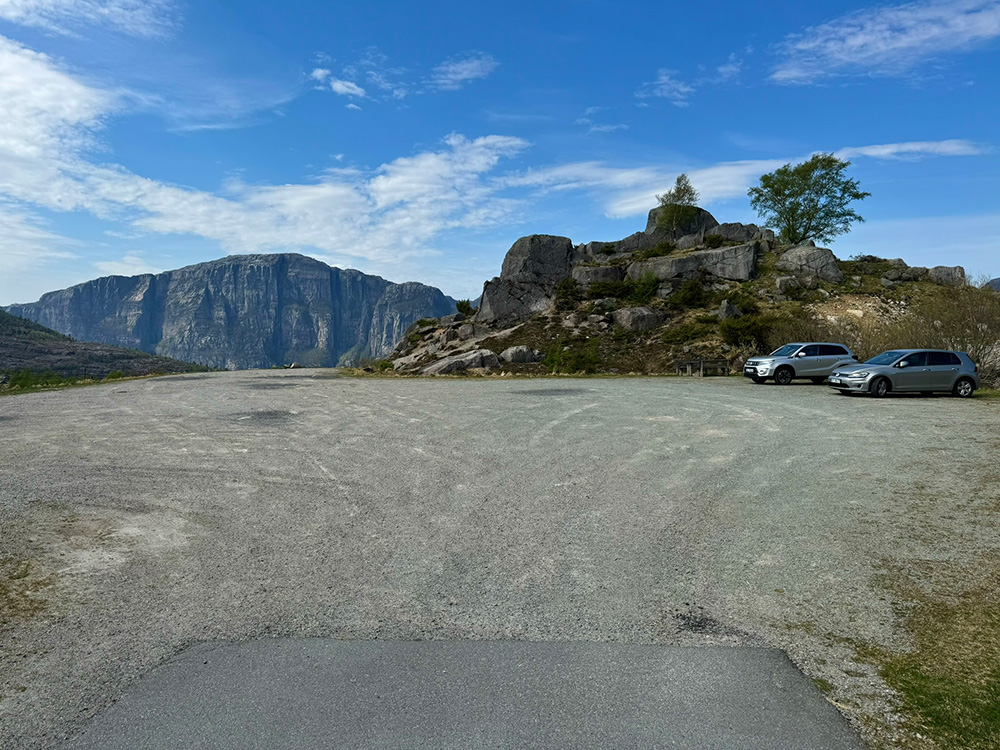 Inicio de la caminata a Sollifjellet desde el aparcamiento
