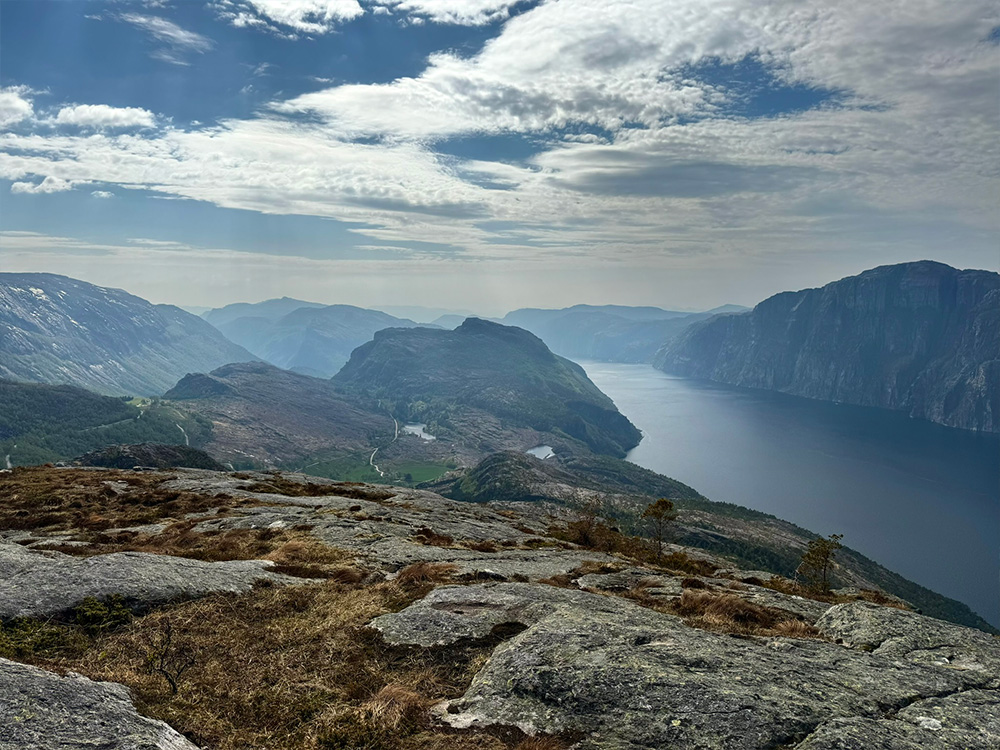 Vista de Preikestolen y Lysefjord -2