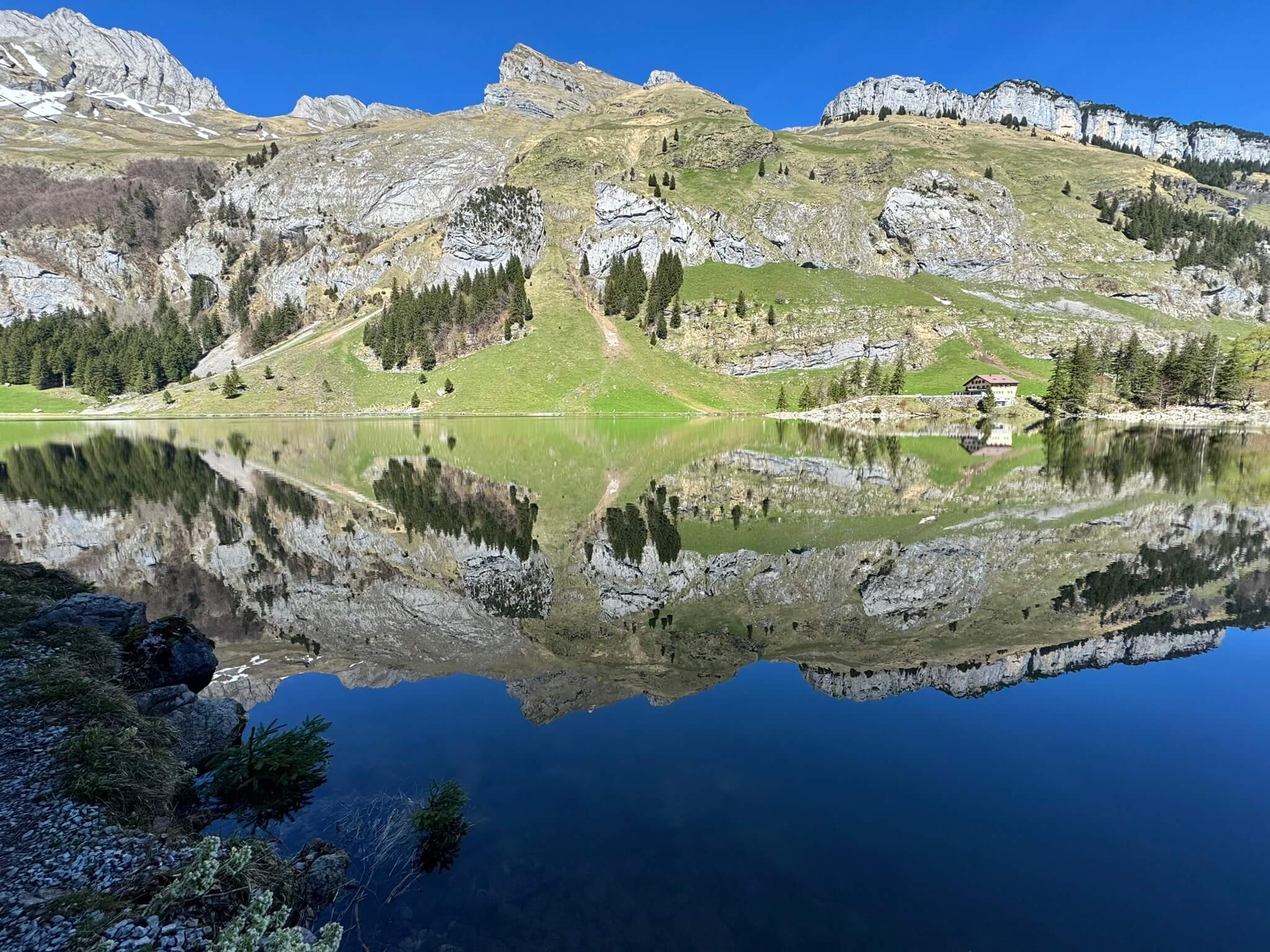 Ruta al Seealpsee desde Ebenalp: una caminata sorprendentemente completa en Appenzell